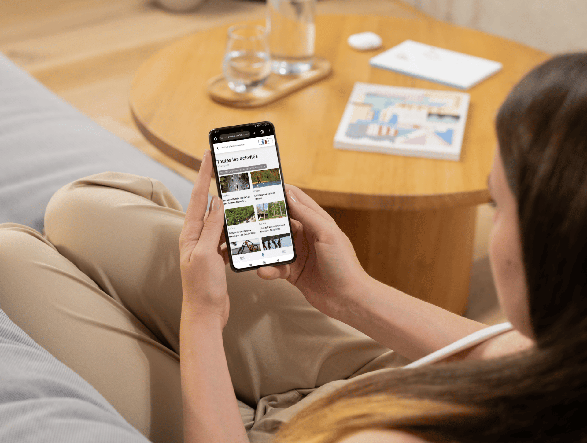 Borne interactive agent d’accueil digital multilingue pour hôtels