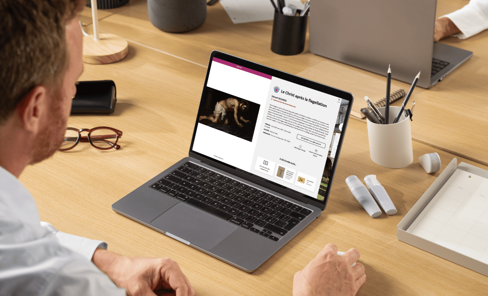 Agent digital empathique multilingue pour lieux publics